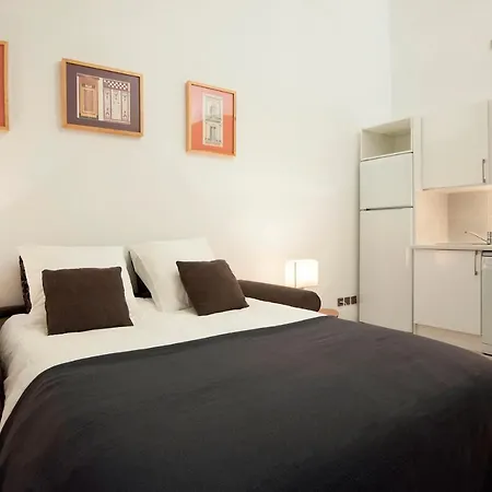 208005 - A Large Opulent For 6 People, Metro Etoile Paris